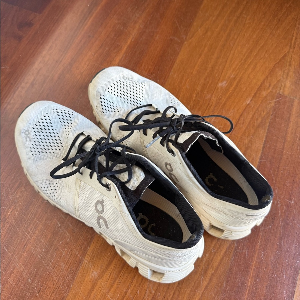 On Running White and Black Athletic Shoes - Picture 7 of 9